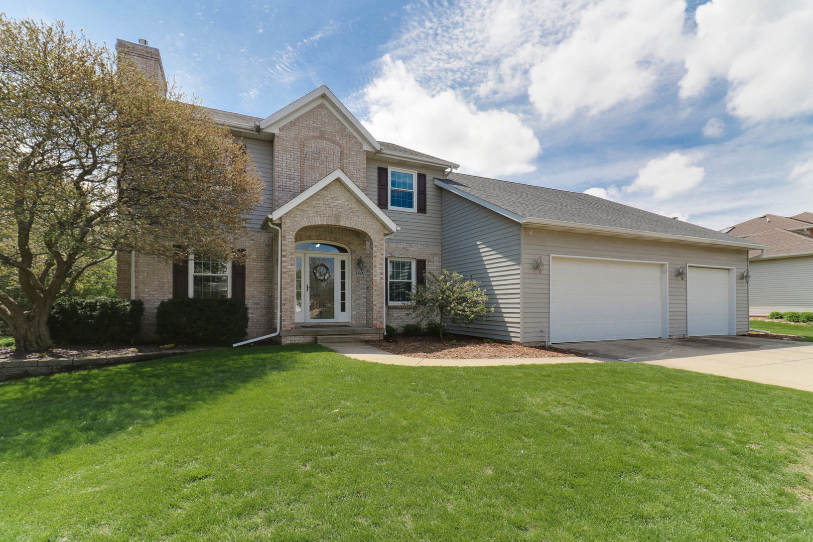 3601 Baywood Road, Bloomington, IL 61704