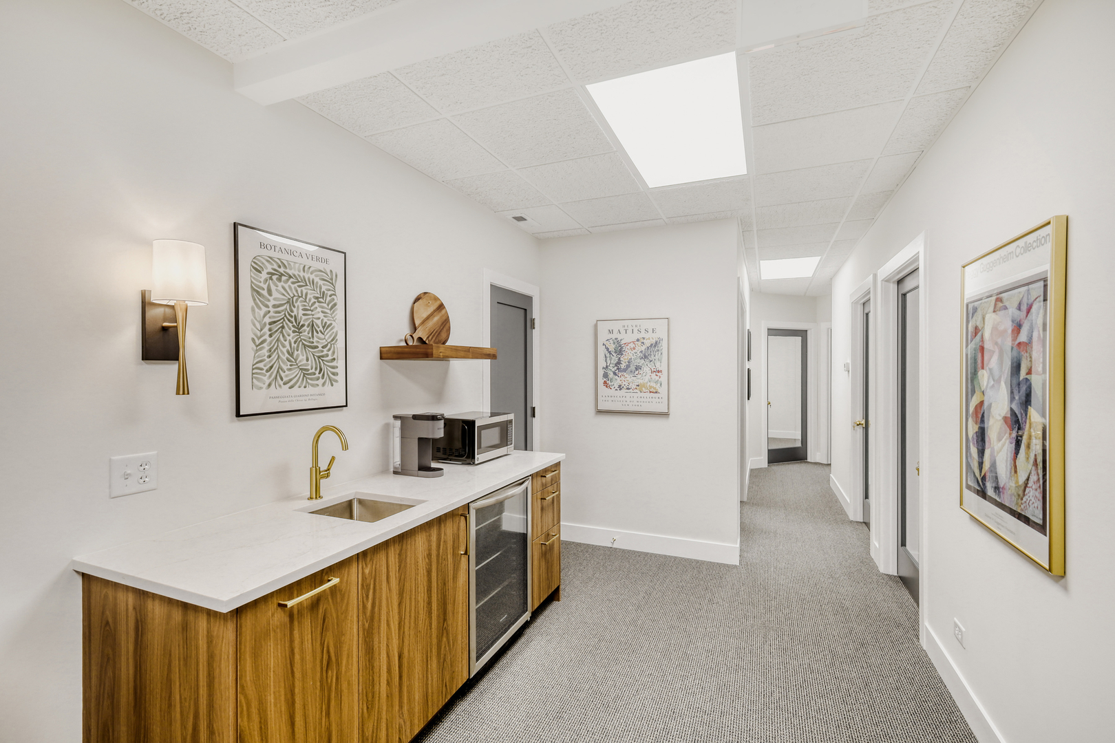 610 W Roosevelt Road #D2, Wheaton, IL 60187