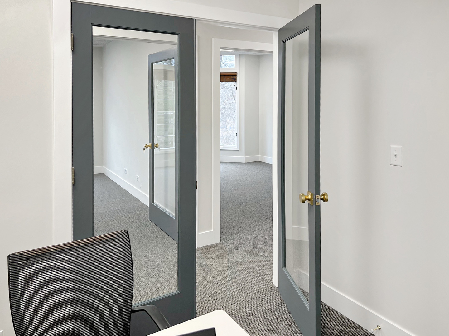 610 W Roosevelt Road #D2, Wheaton, IL 60187