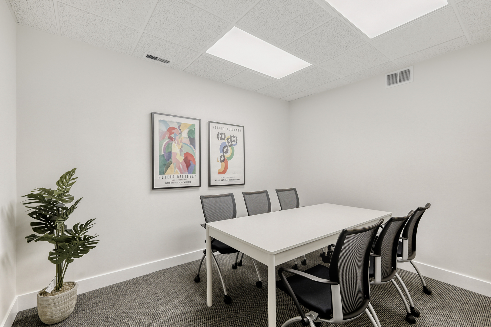 610 W Roosevelt Road #D2, Wheaton, IL 60187