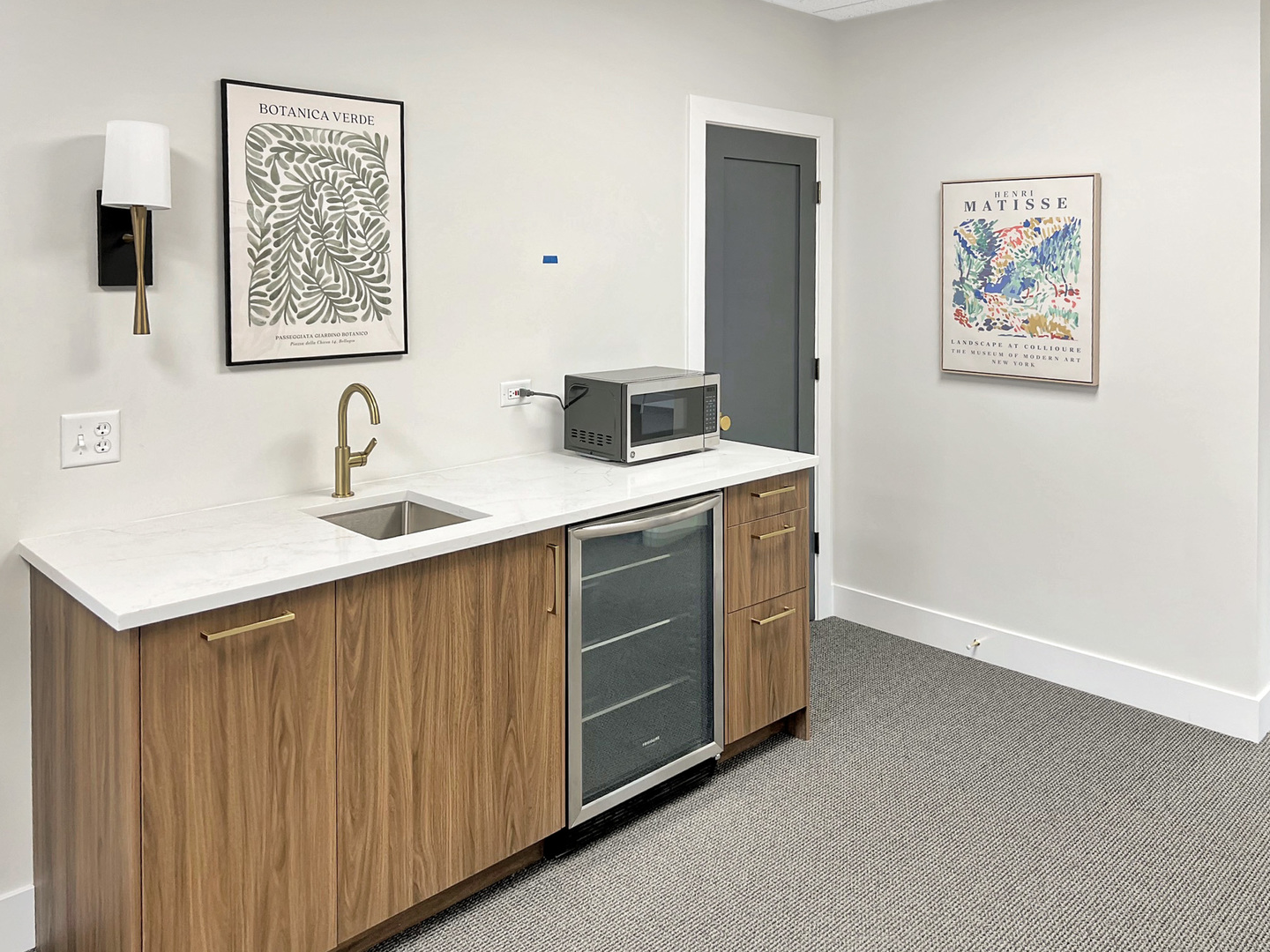 610 W Roosevelt Road #D2, Wheaton, IL 60187