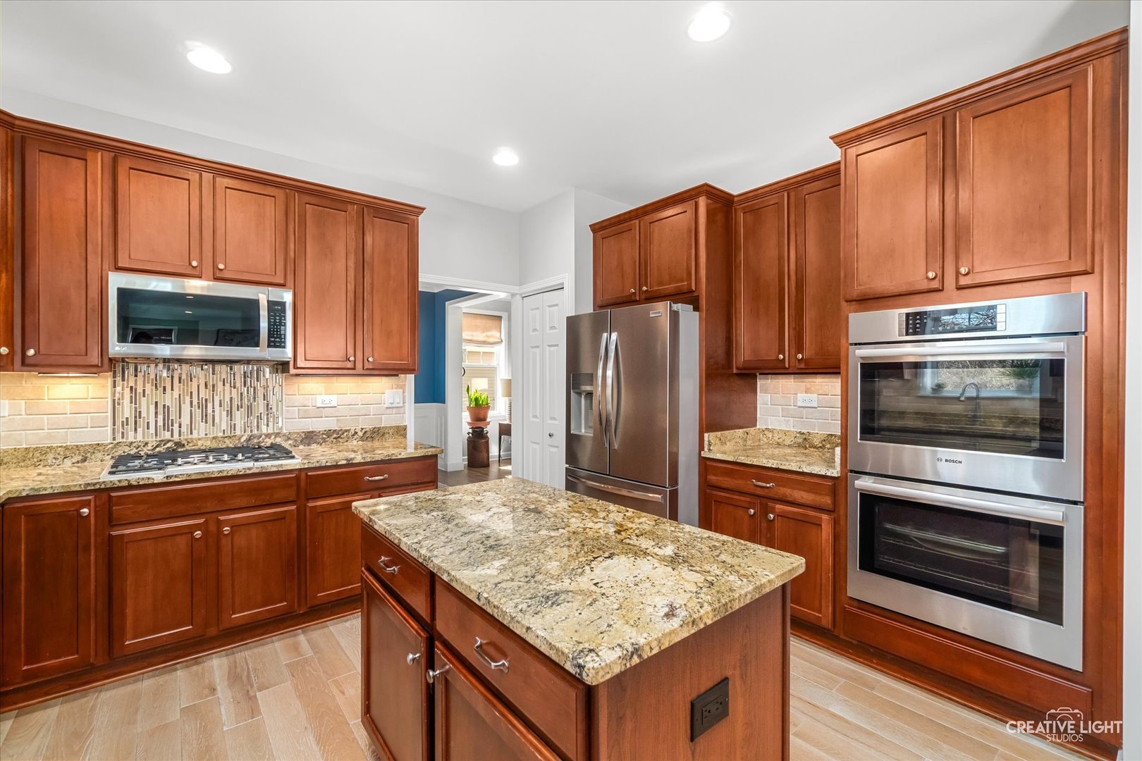 232 Loradale Road, Oswego, IL 60543