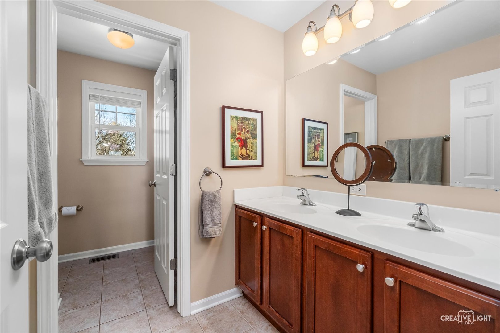 232 Loradale Road, Oswego, IL 60543