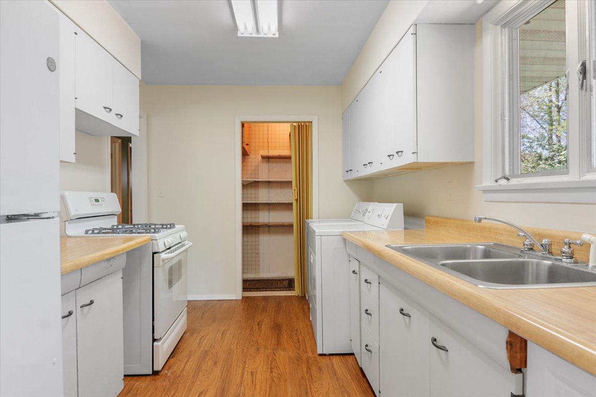 204 Woodrig Road, Bloomington, IL 61704