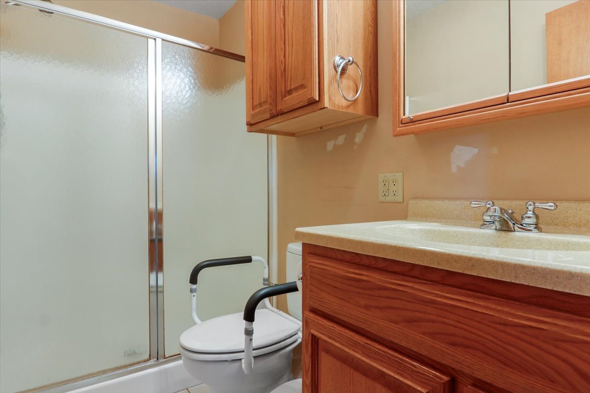 204 Woodrig Road, Bloomington, IL 61704