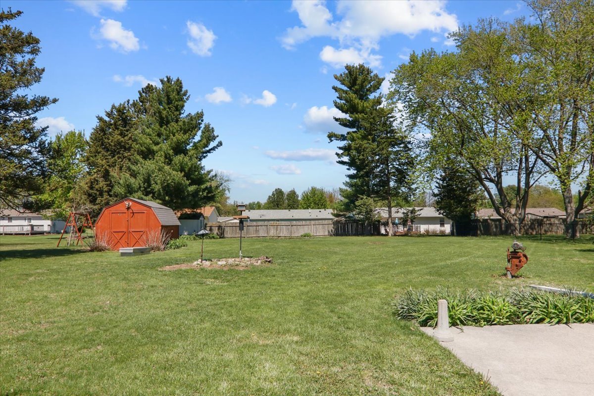 204 Woodrig Road, Bloomington, IL 61704