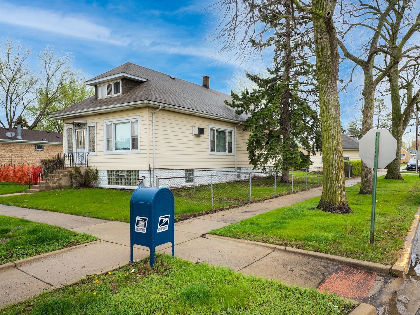 2301 N 74th Court, Elmwood Park, IL 60707