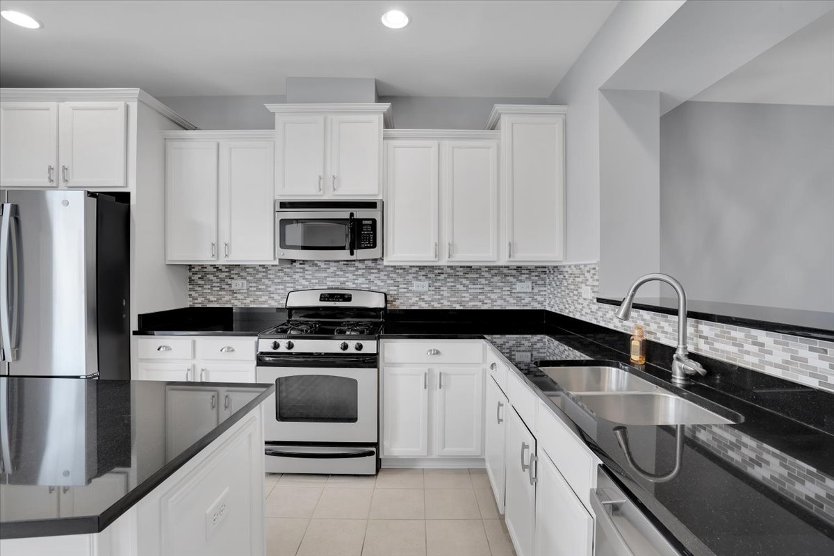 222 W Hyde Street, Arlington Heights, IL 60005