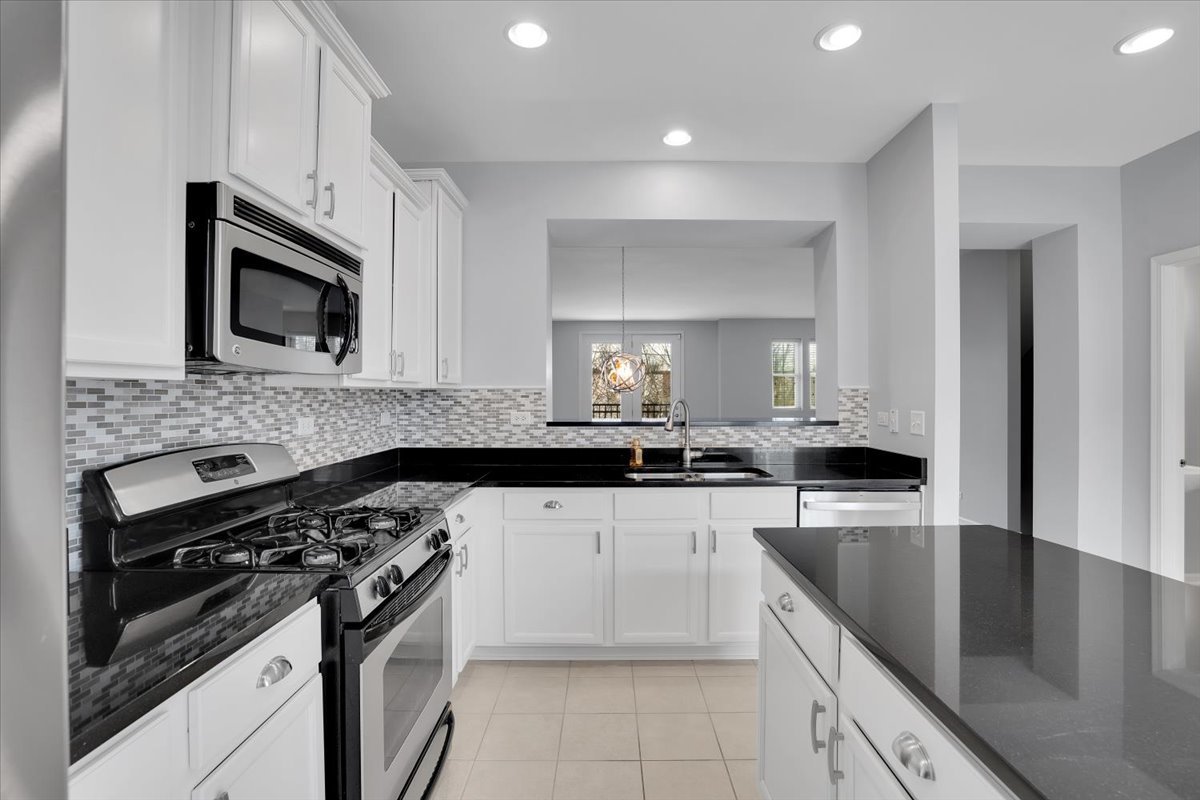 222 W Hyde Street, Arlington Heights, IL 60005