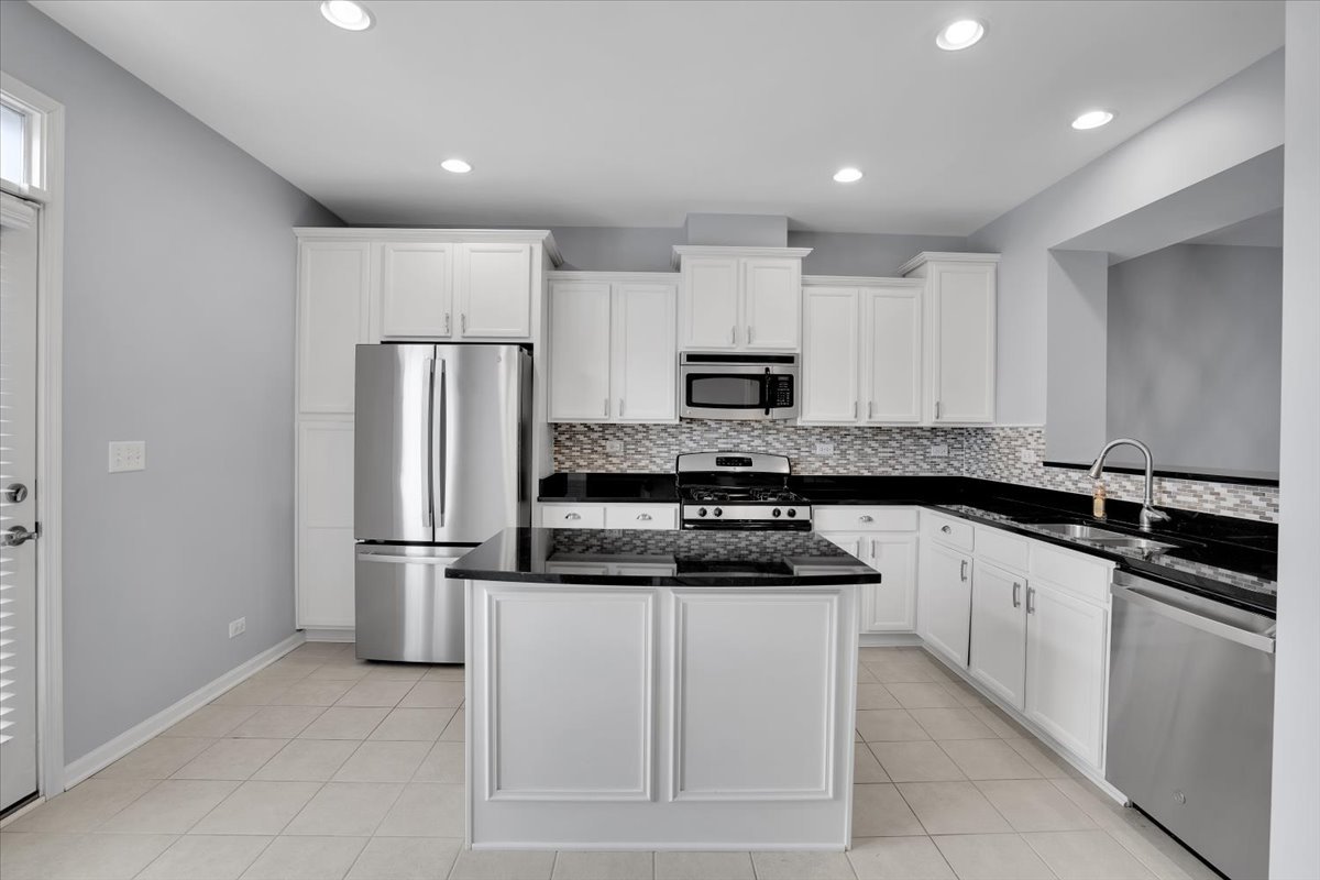 222 W Hyde Street, Arlington Heights, IL 60005