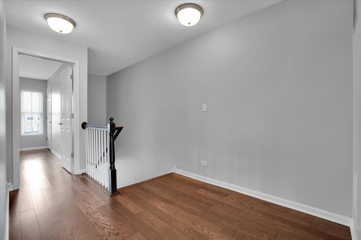 222 W Hyde Street, Arlington Heights, IL 60005