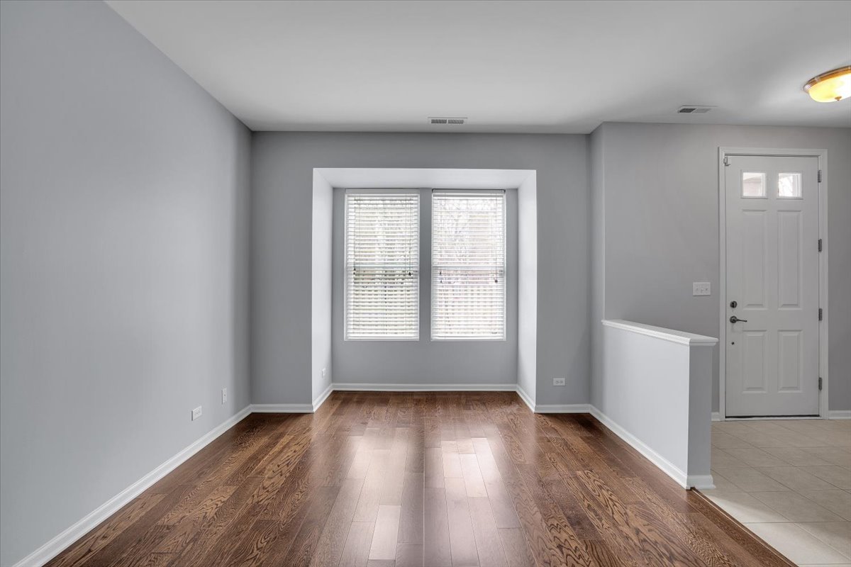 222 W Hyde Street, Arlington Heights, IL 60005