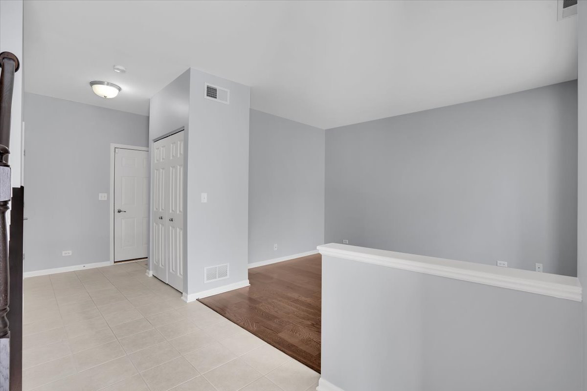 222 W Hyde Street, Arlington Heights, IL 60005