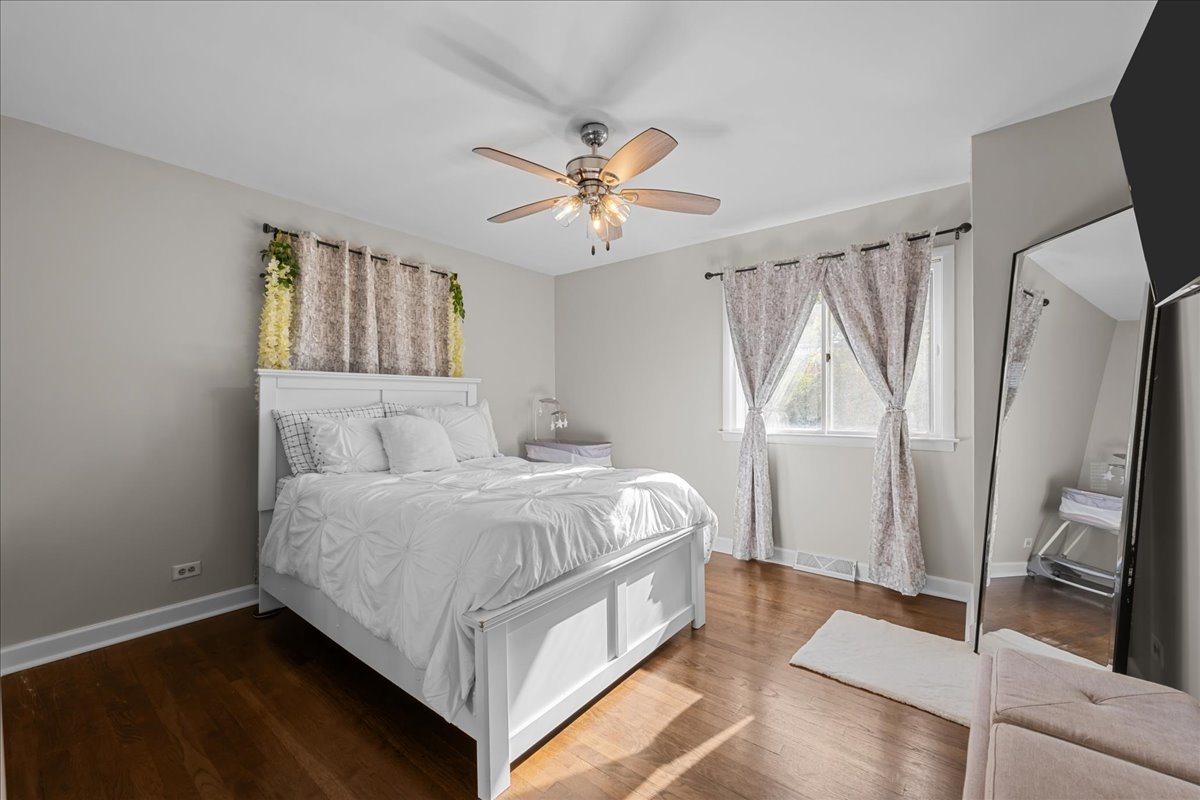 1302 Cary Road, Algonquin, IL 60102