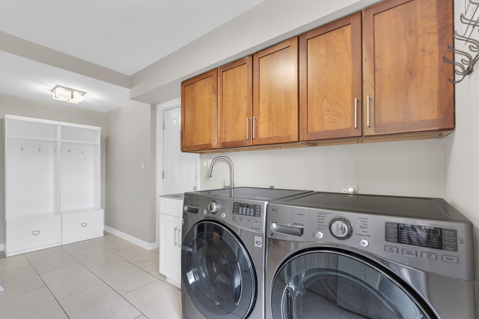 30949 N Leesley Court, Libertyville, IL 60048