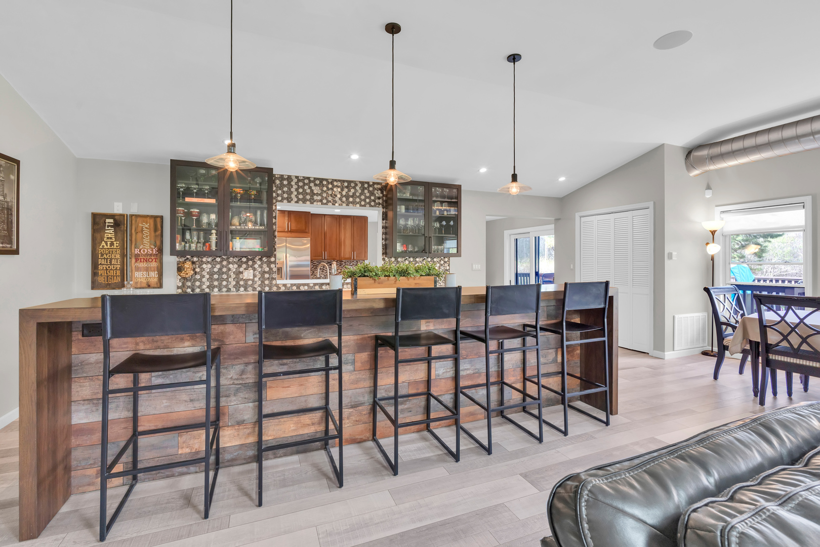 30949 N Leesley Court, Libertyville, IL 60048