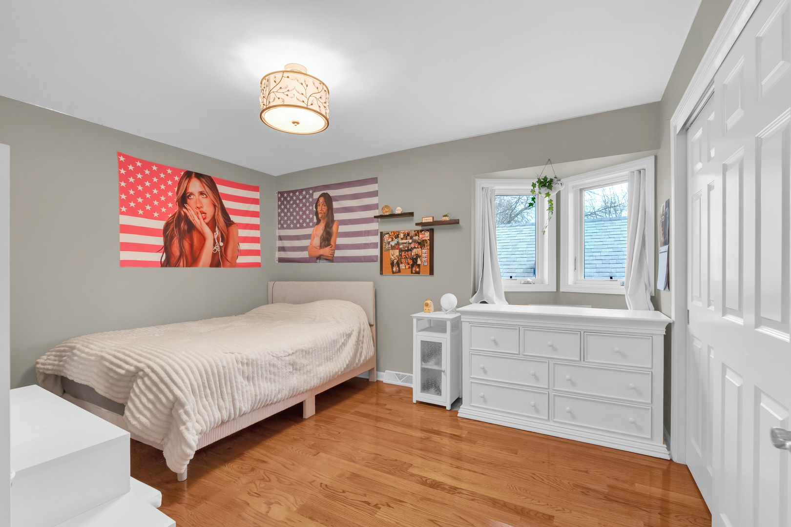 30949 N Leesley Court, Libertyville, IL 60048