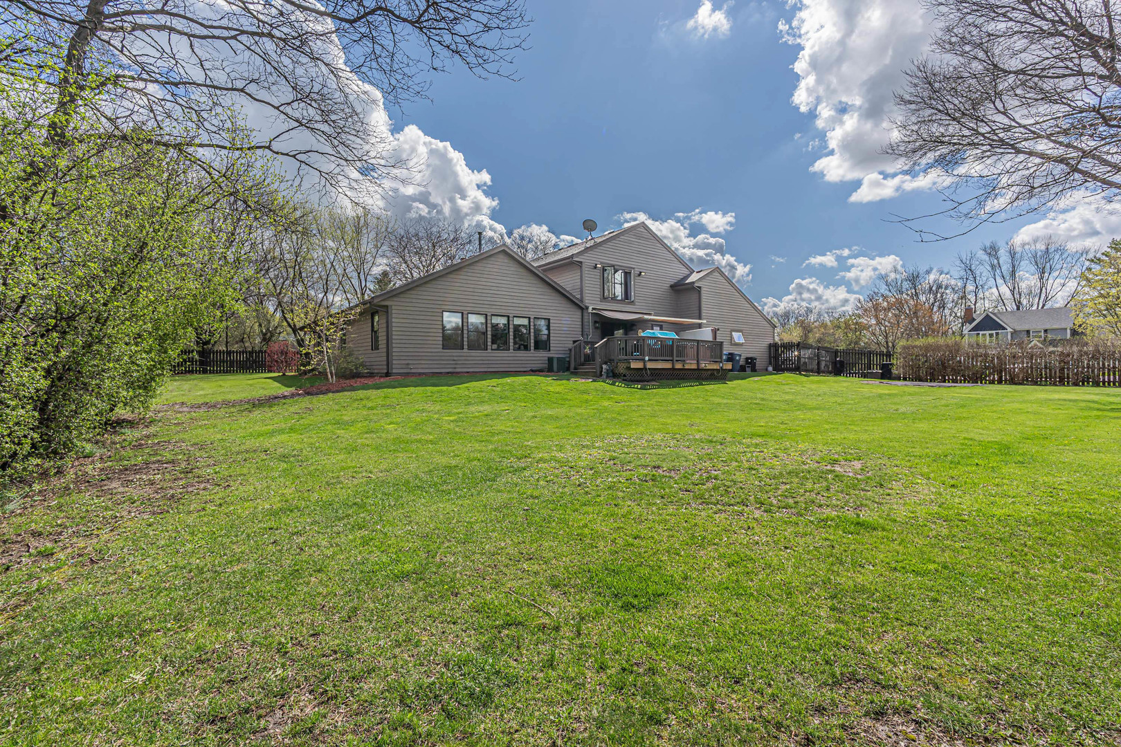 30949 N Leesley Court, Libertyville, IL 60048