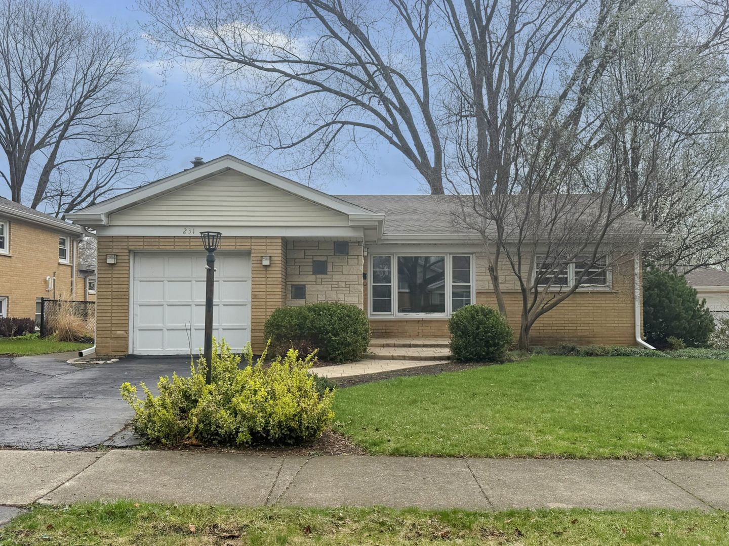 231 S Princeton Avenue, Arlington Heights, IL 60005