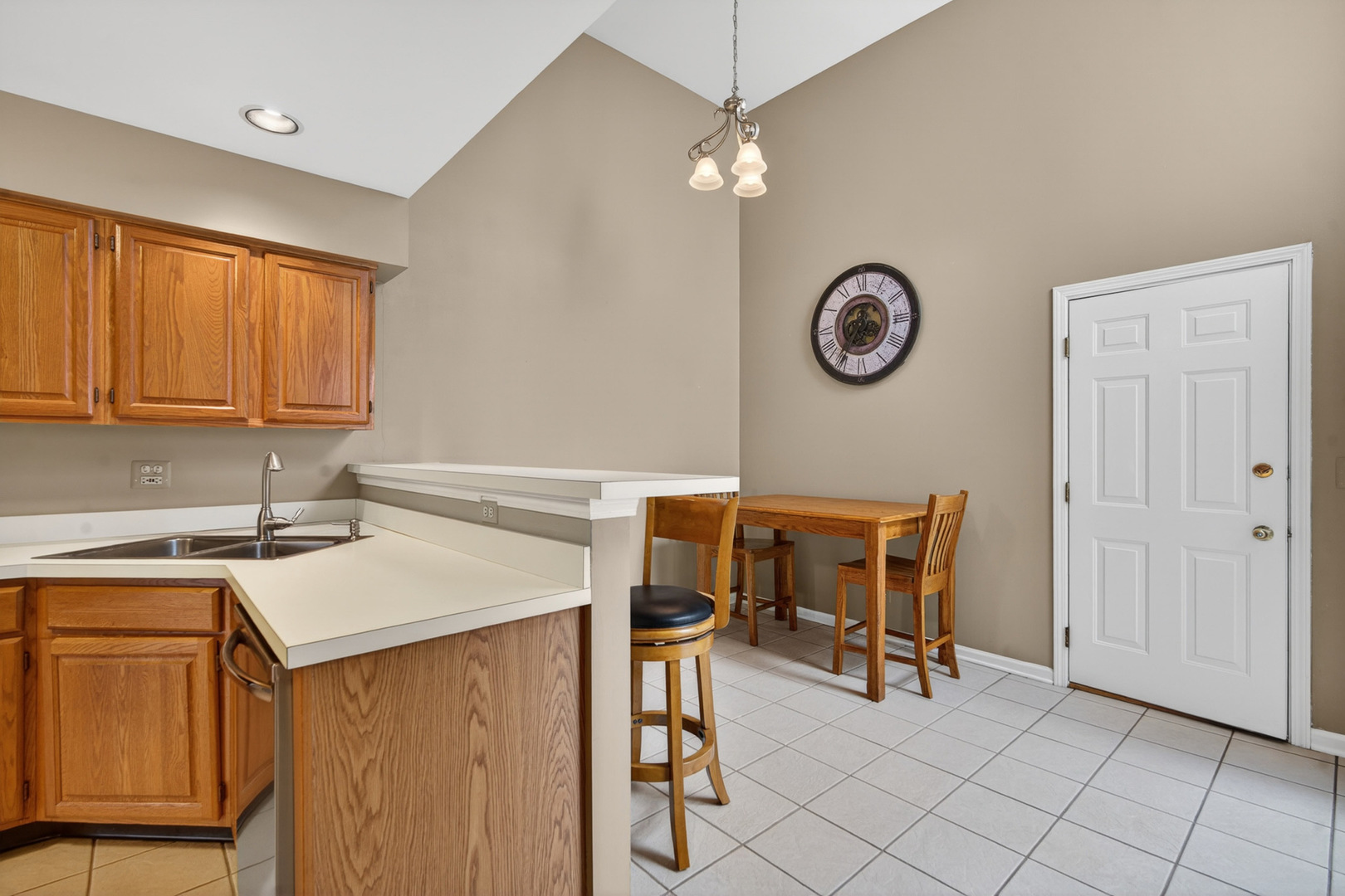 330 Stillwater Court #330, Wauconda, IL 60084