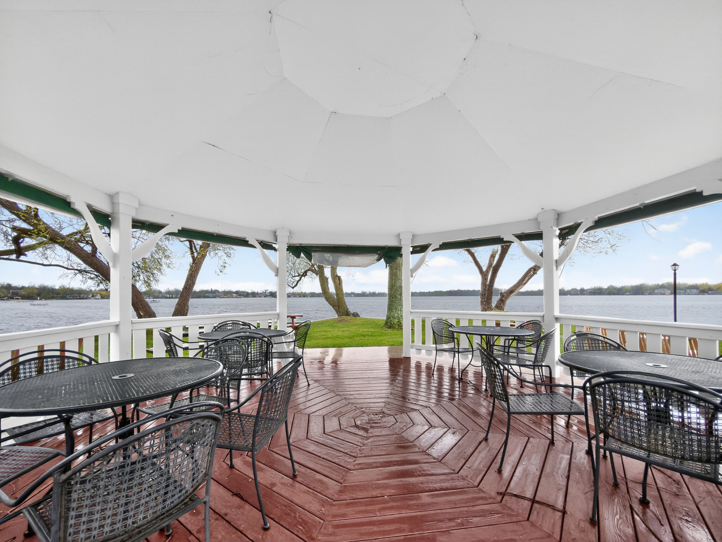 330 Stillwater Court #330, Wauconda, IL 60084