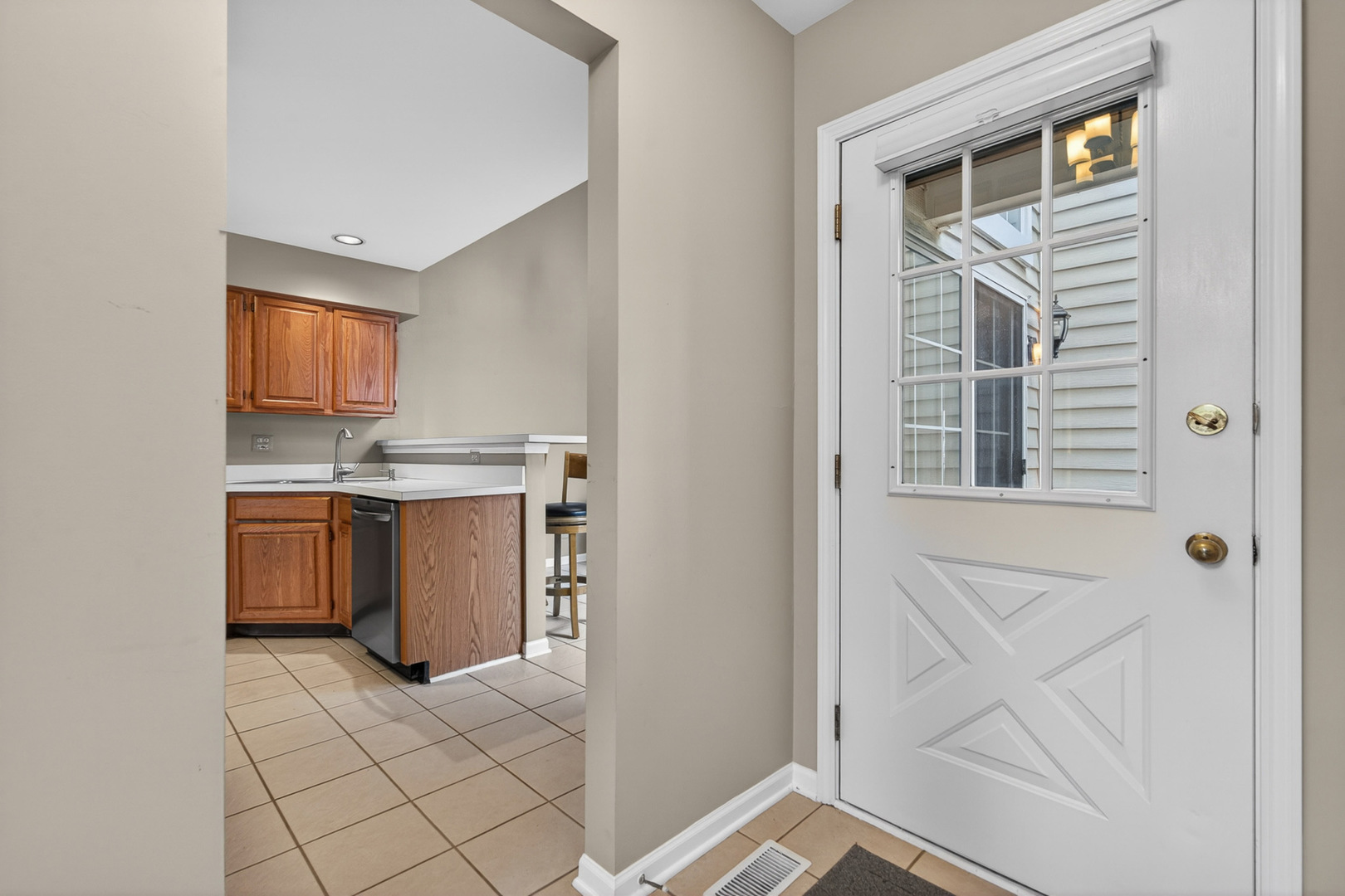 330 Stillwater Court #330, Wauconda, IL 60084