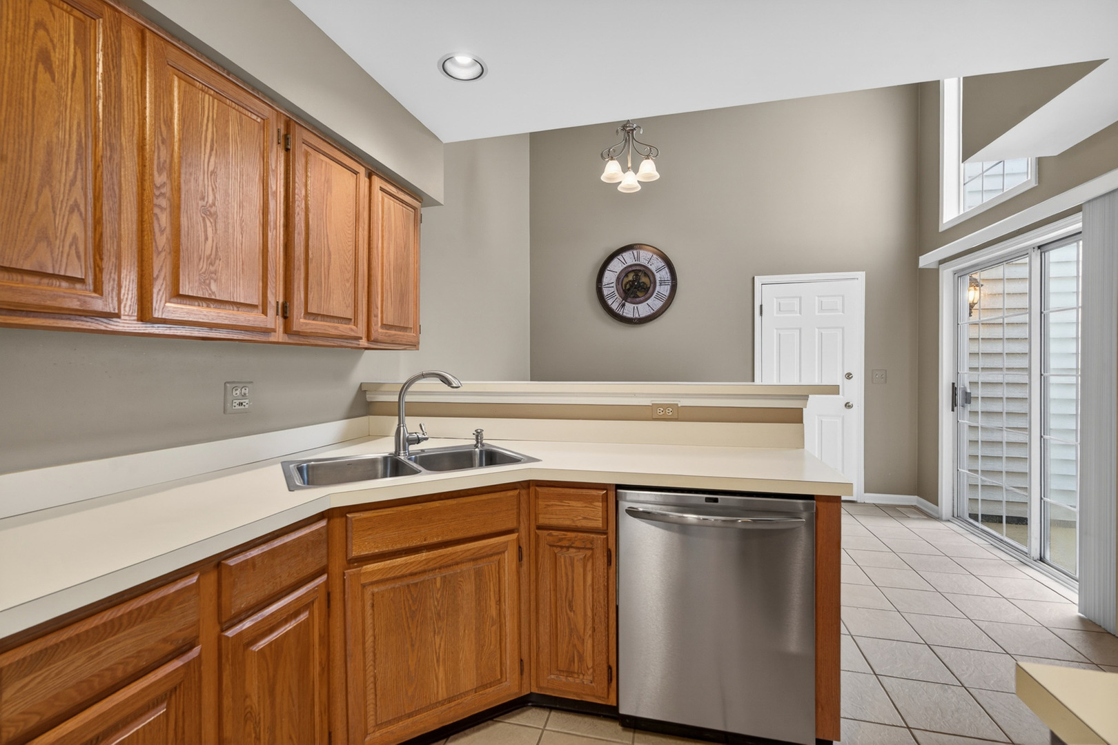 330 Stillwater Court #330, Wauconda, IL 60084