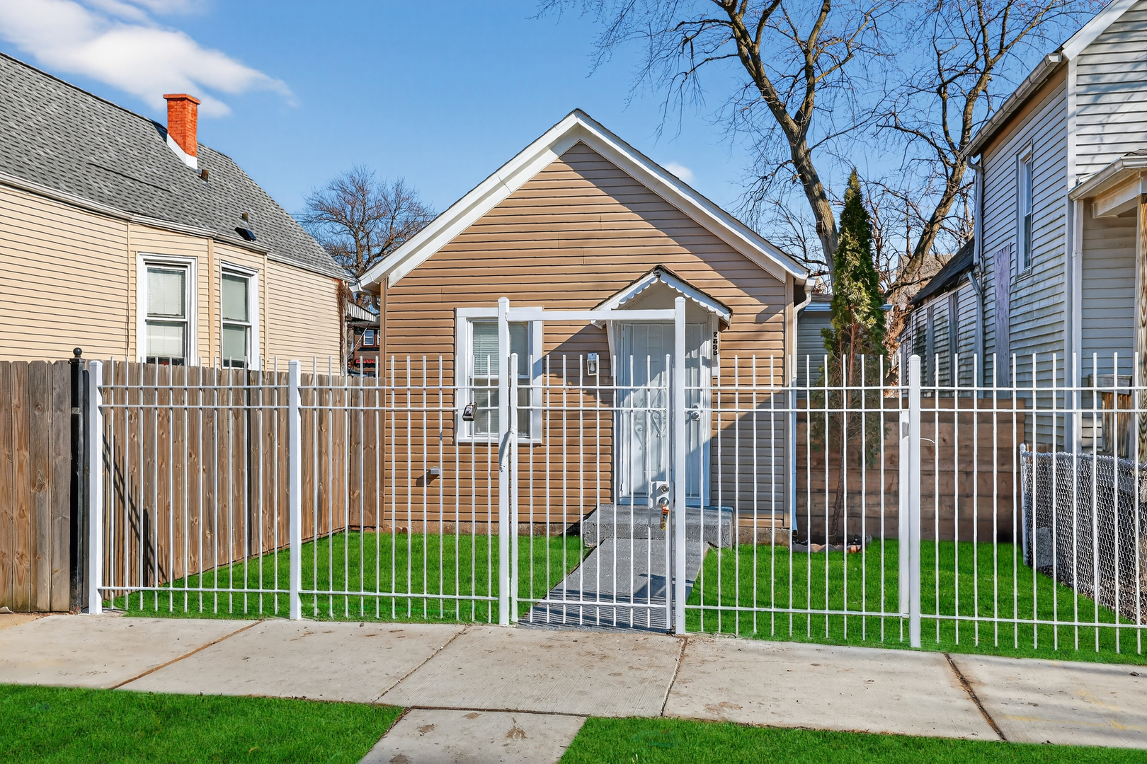 7535 S ST. LAWRENCE Avenue, Chicago, IL 60619