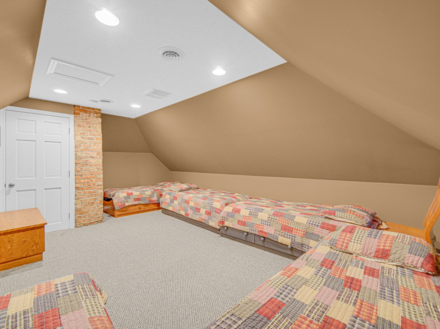 313 N Raynor Avenue, Joliet, IL 60435