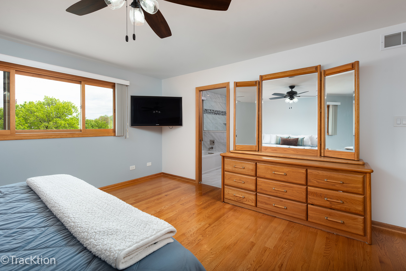 7635 Wilton Court, Darien, IL 60561