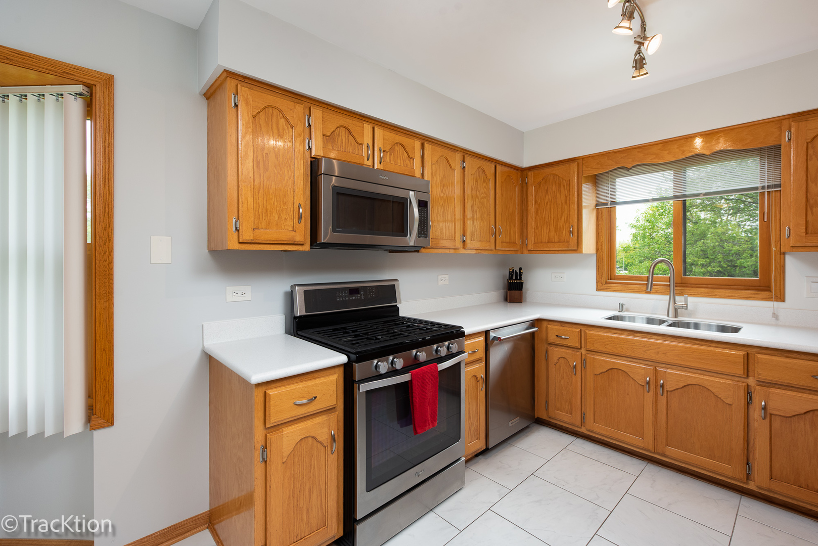 7635 Wilton Court, Darien, IL 60561