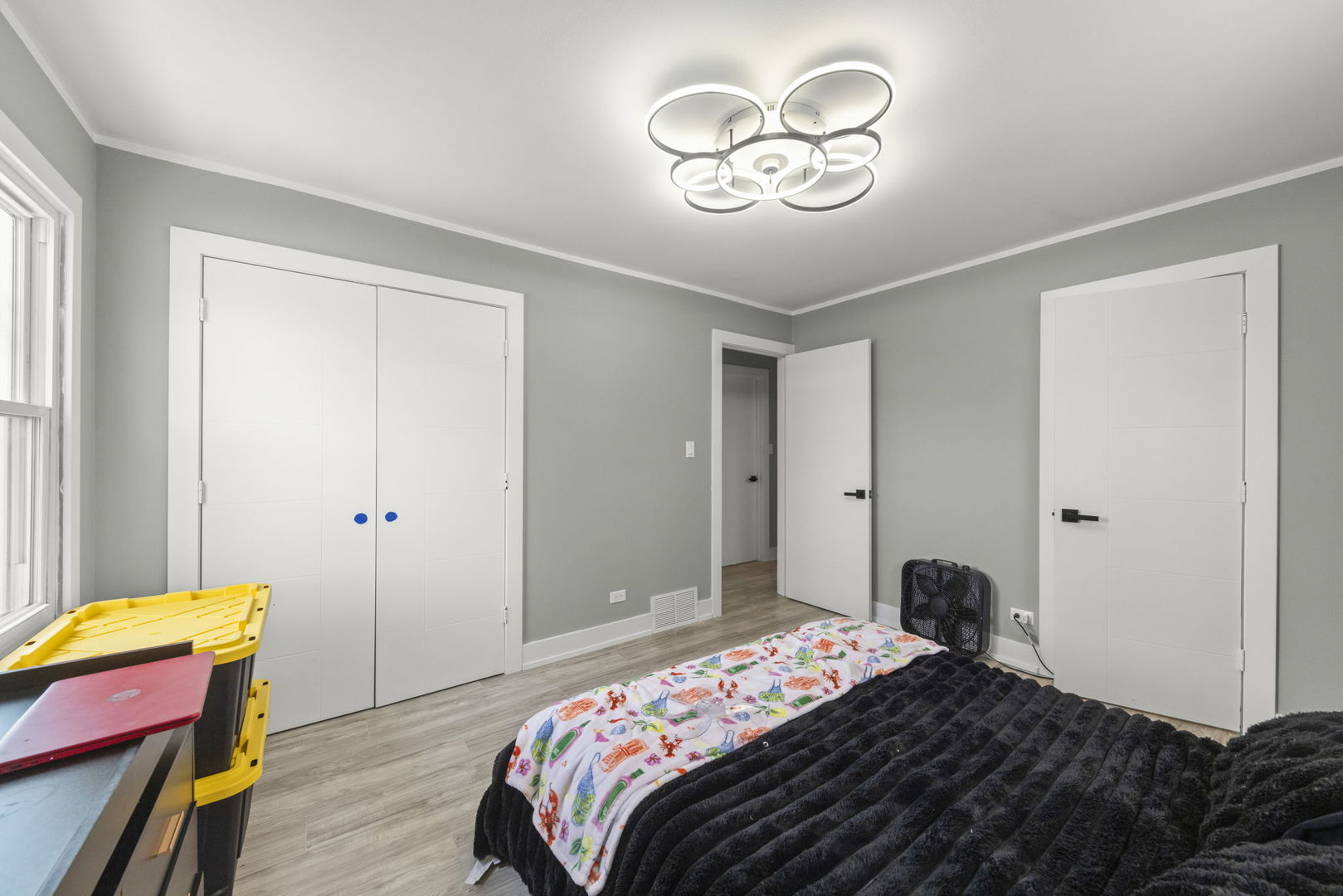 1364 Leslie Lane, Glendale Heights, IL 60139