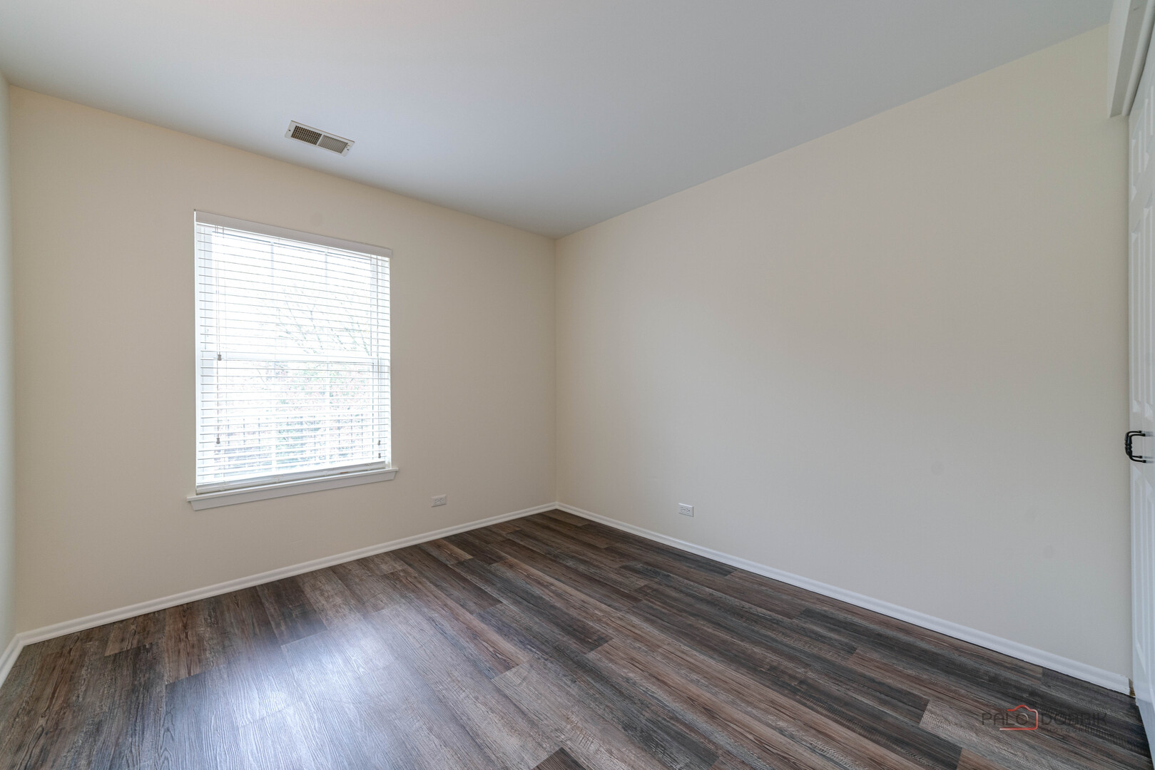 520 Palm Court #B, Crystal Lake, IL 60014