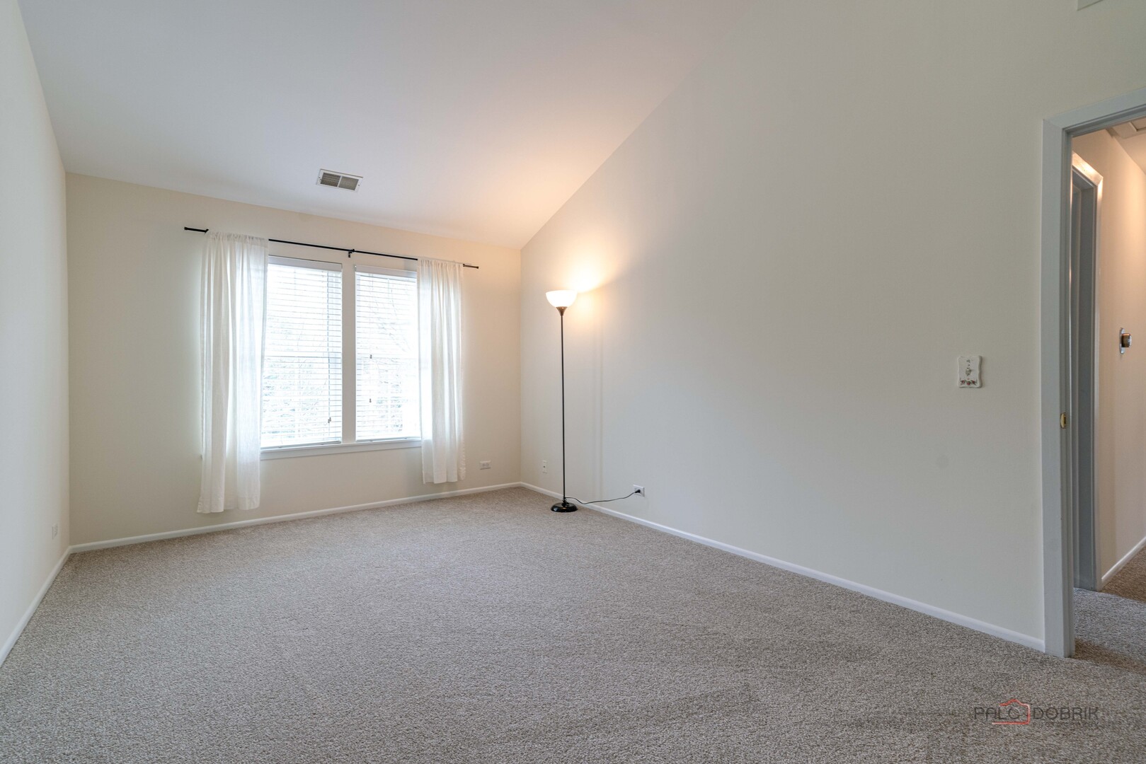 520 Palm Court #B, Crystal Lake, IL 60014