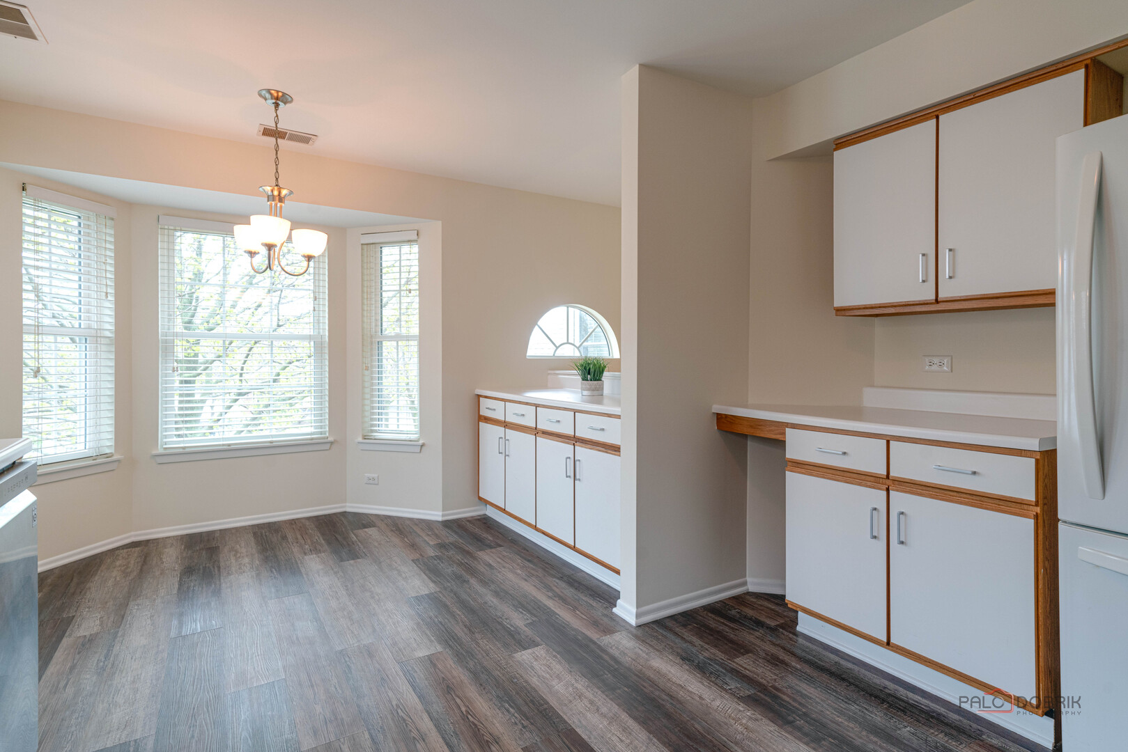 520 Palm Court #B, Crystal Lake, IL 60014