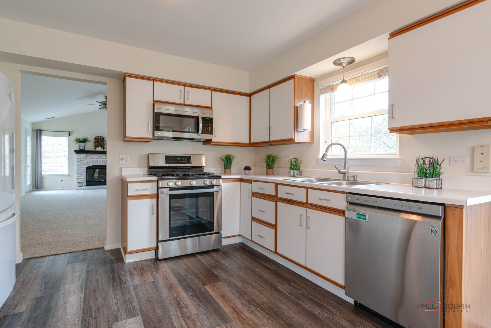 520 Palm Court #B, Crystal Lake, IL 60014