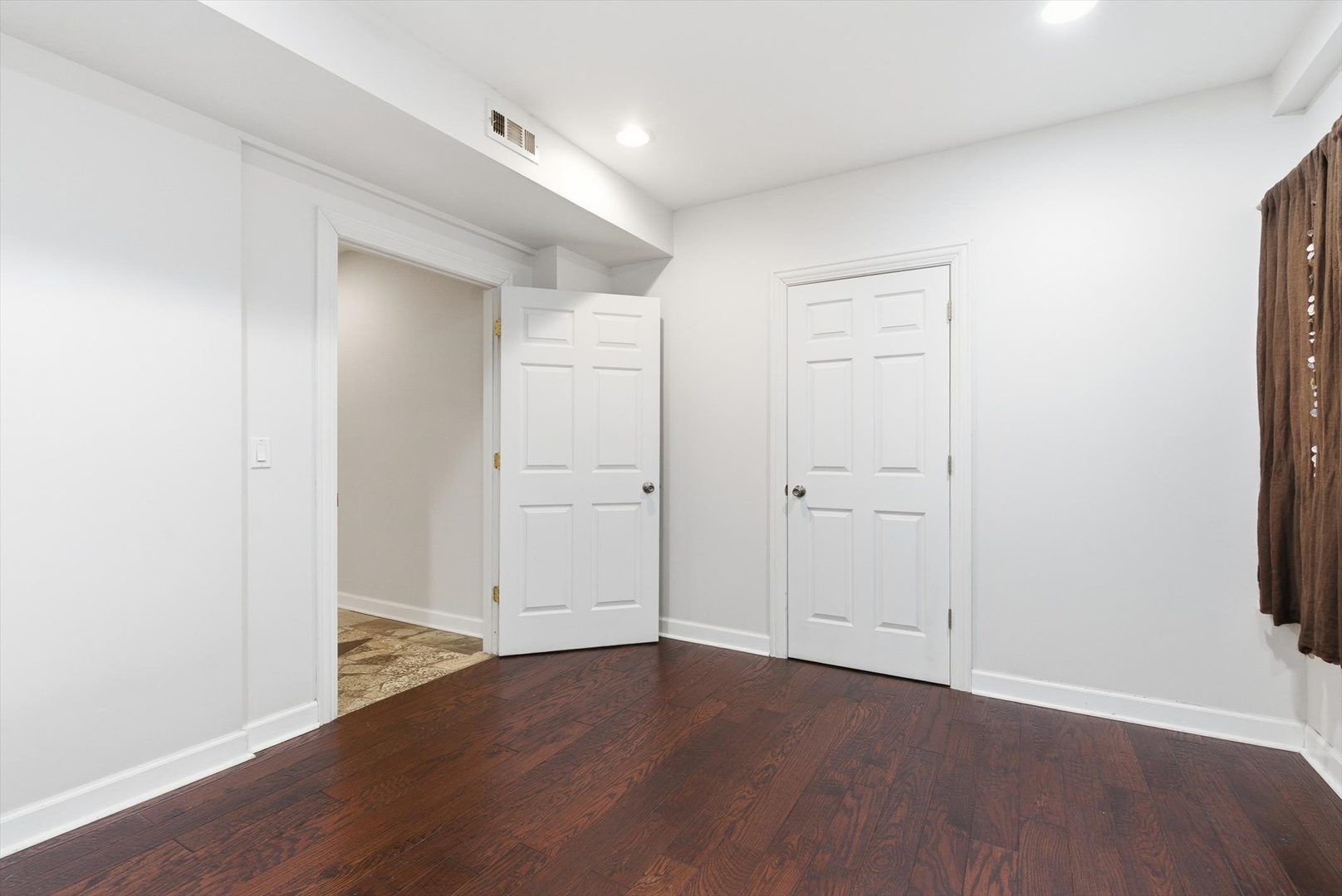 395 S Scott Street, Elmhurst, IL 60126