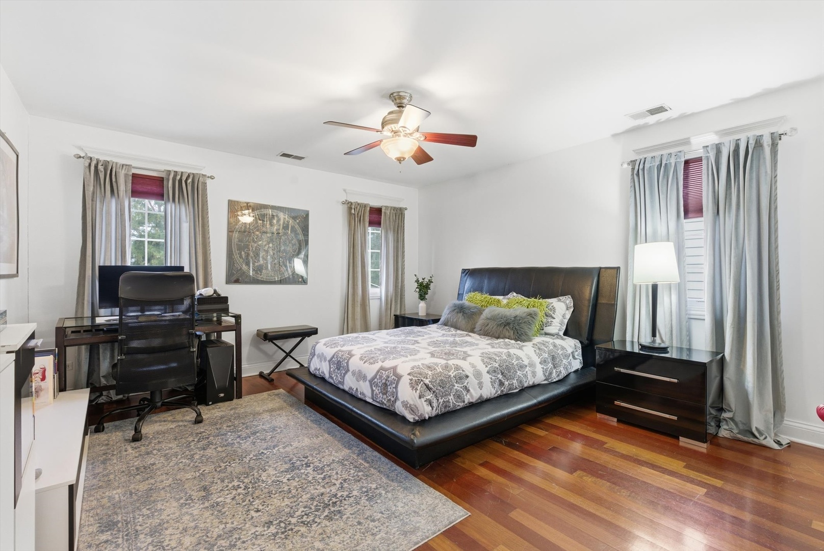 395 S Scott Street, Elmhurst, IL 60126