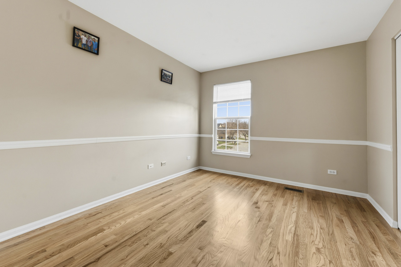 138 Emerald Drive, Streamwood, IL 60107