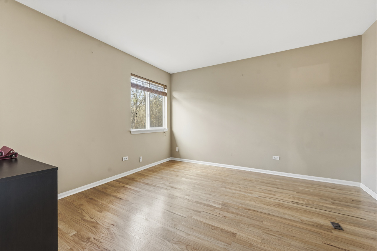 138 Emerald Drive, Streamwood, IL 60107