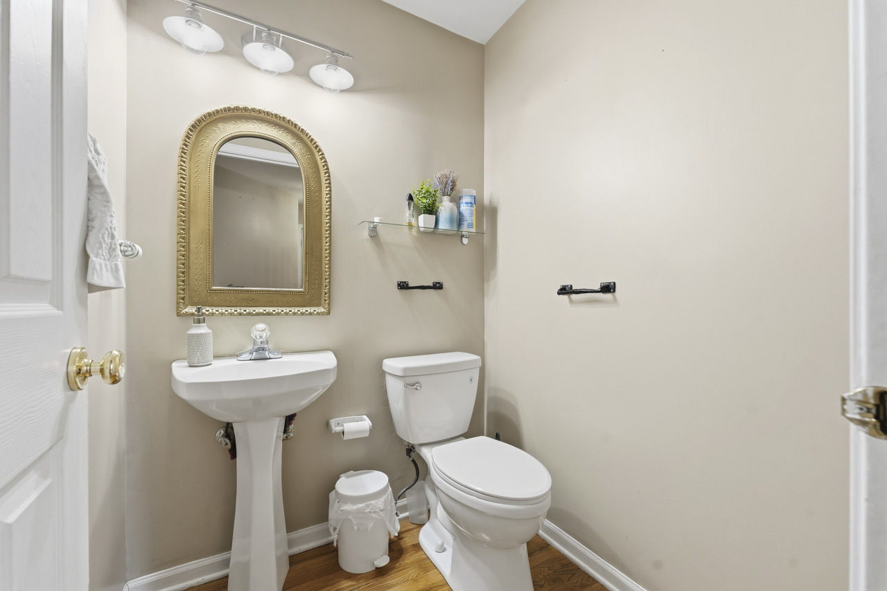 138 Emerald Drive, Streamwood, IL 60107