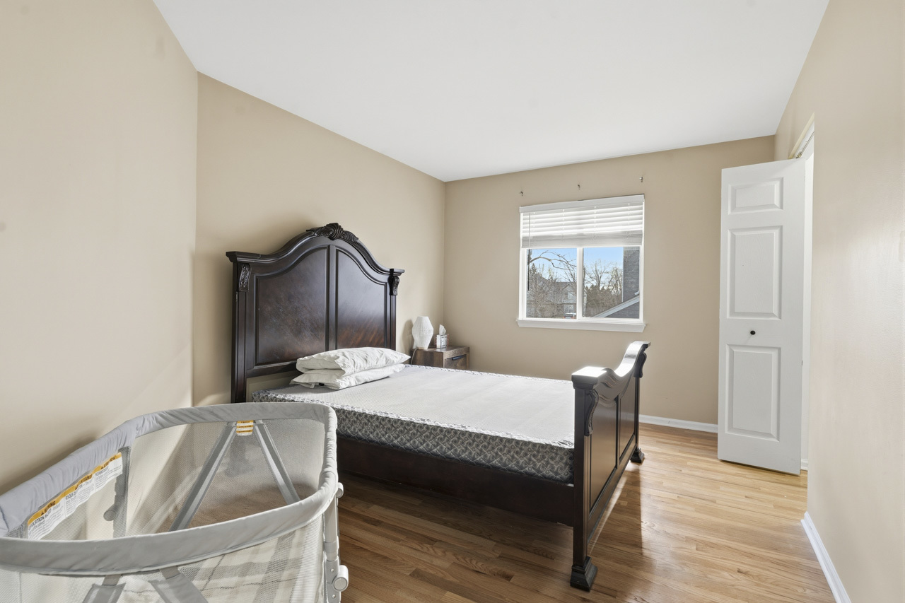 138 Emerald Drive, Streamwood, IL 60107