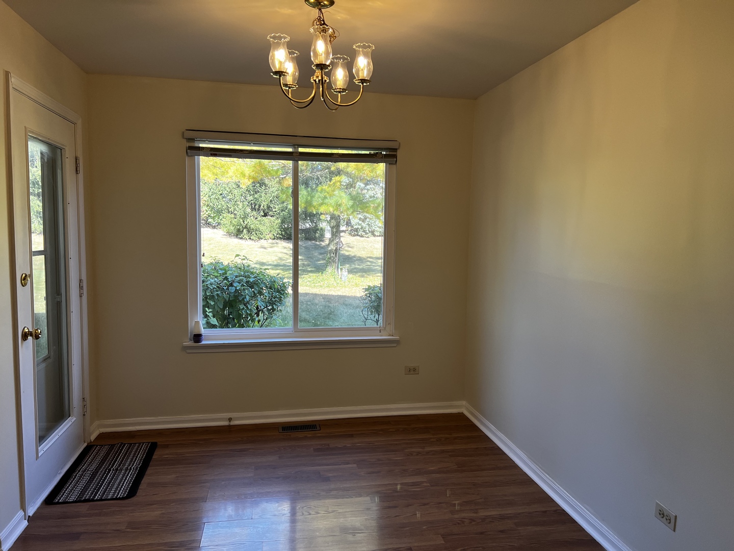 215 Brett Circle #A, Wauconda, IL 60084