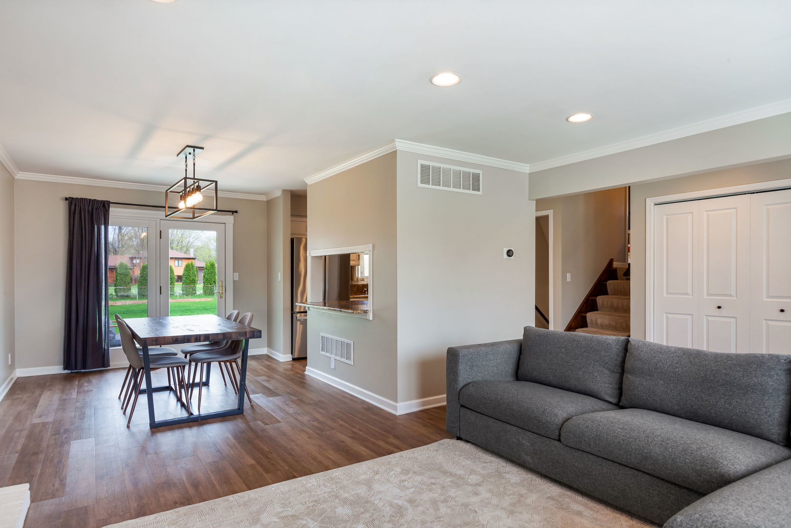 29W332 Mark Drive, Naperville, IL 60564