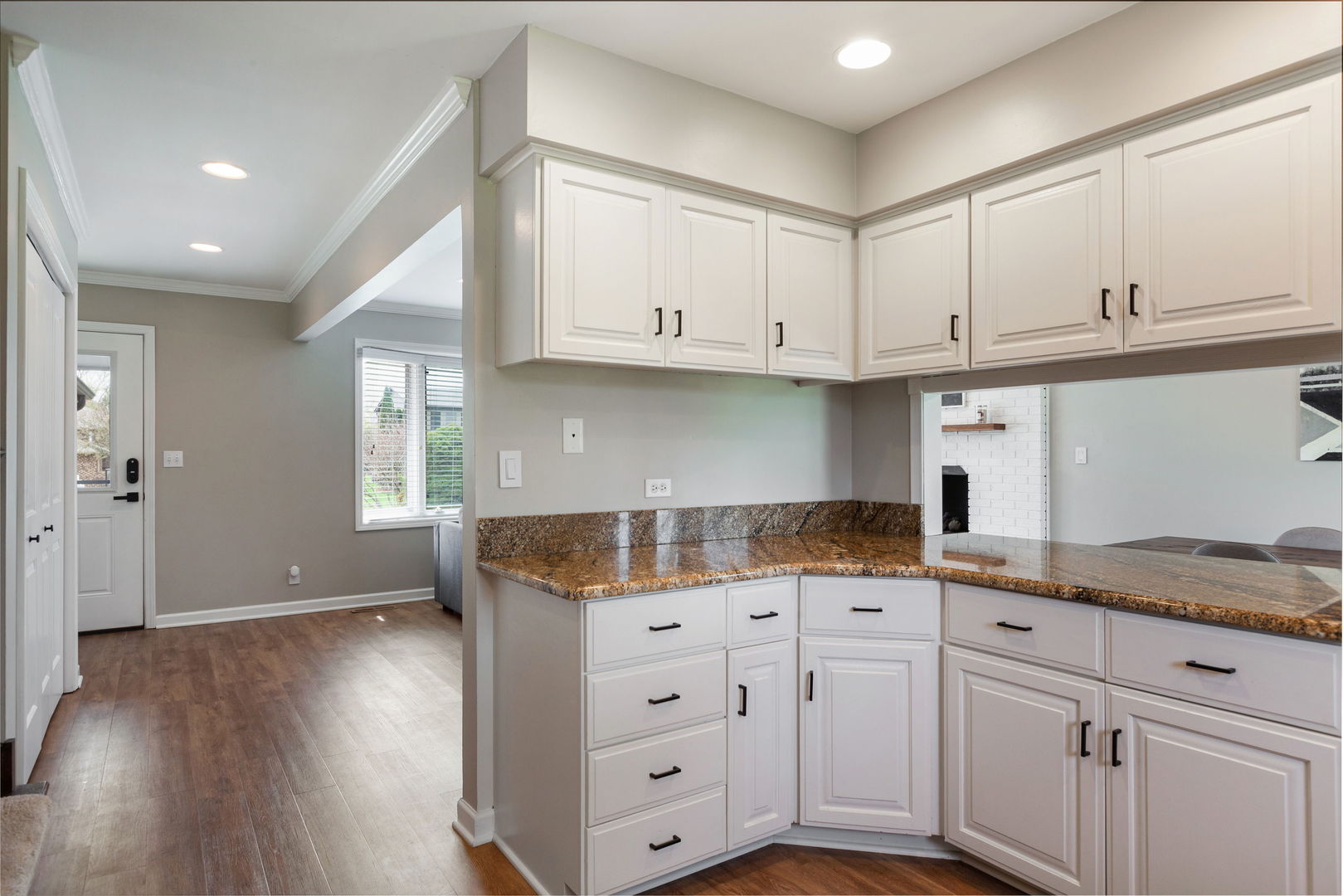 29W332 Mark Drive, Naperville, IL 60564