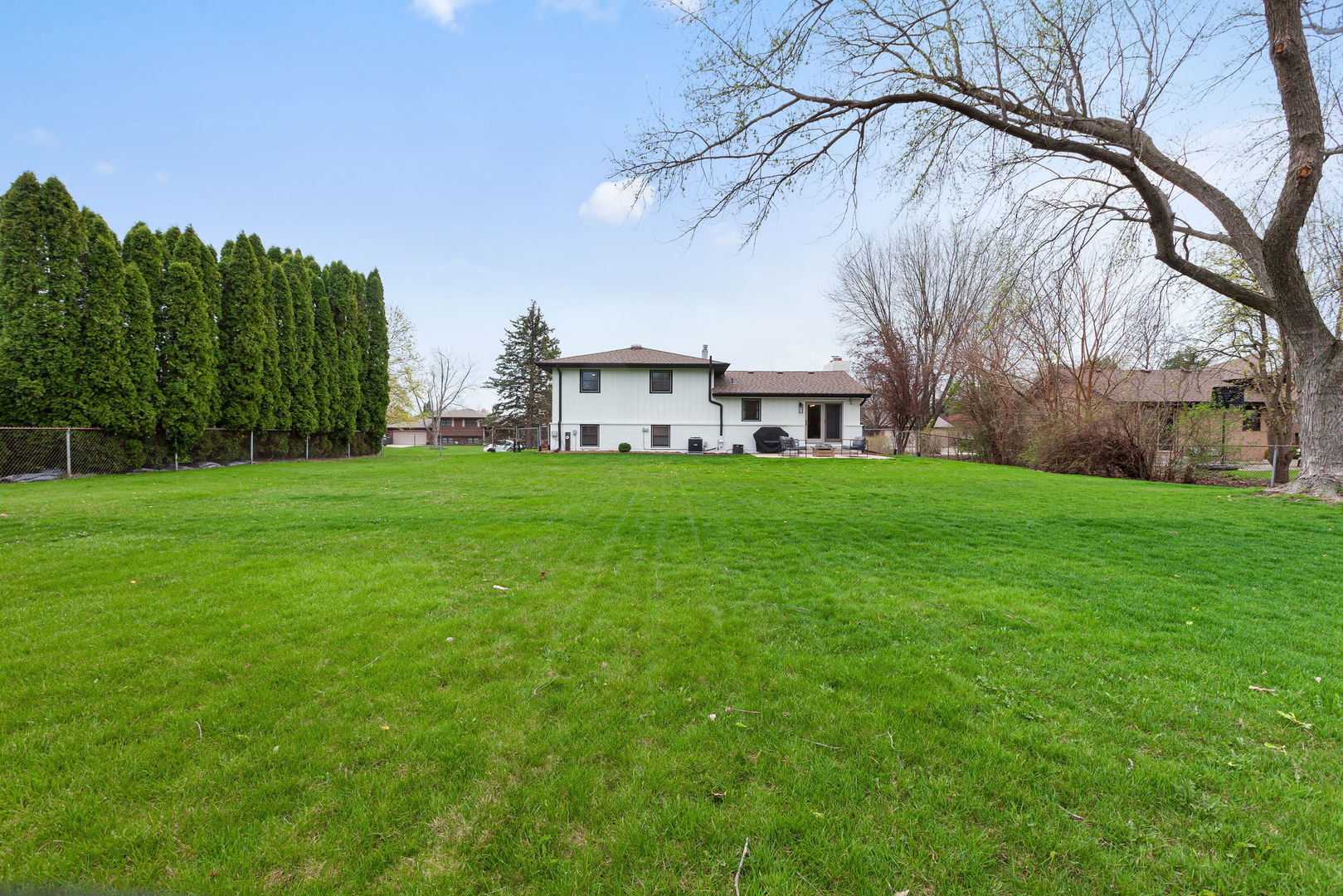 29W332 Mark Drive, Naperville, IL 60564