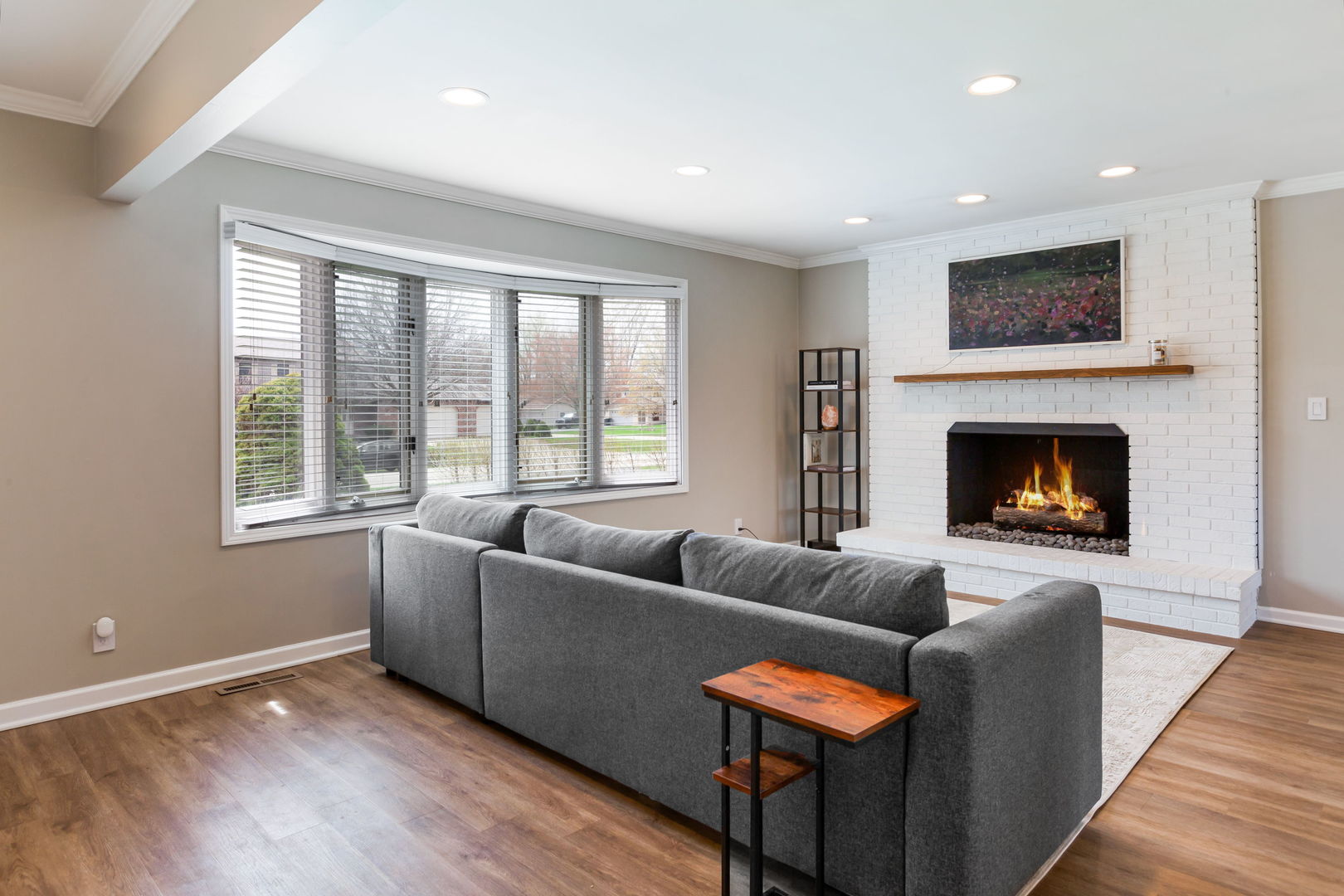 29W332 Mark Drive, Naperville, IL 60564