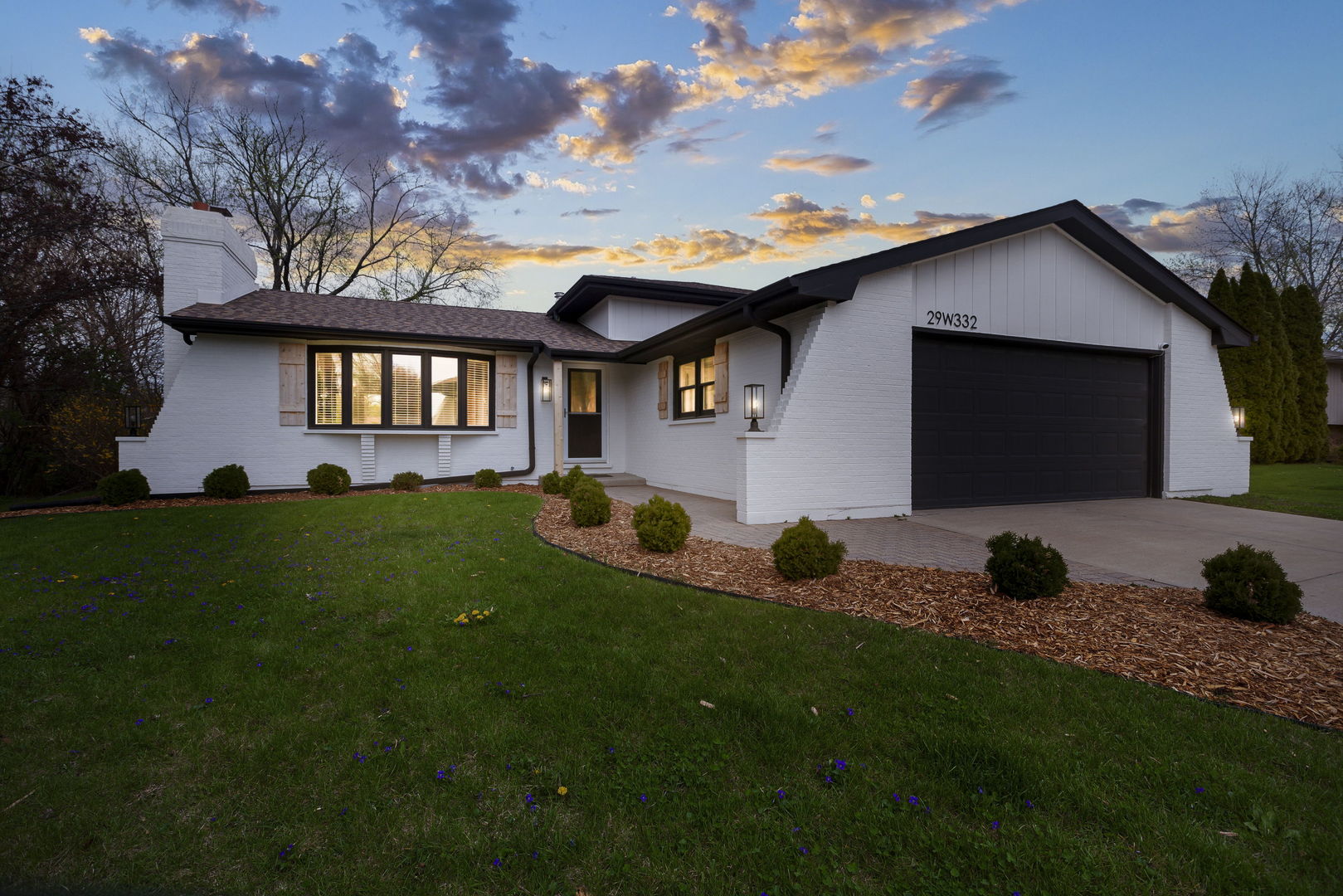 29W332 Mark Drive, Naperville, IL 60564