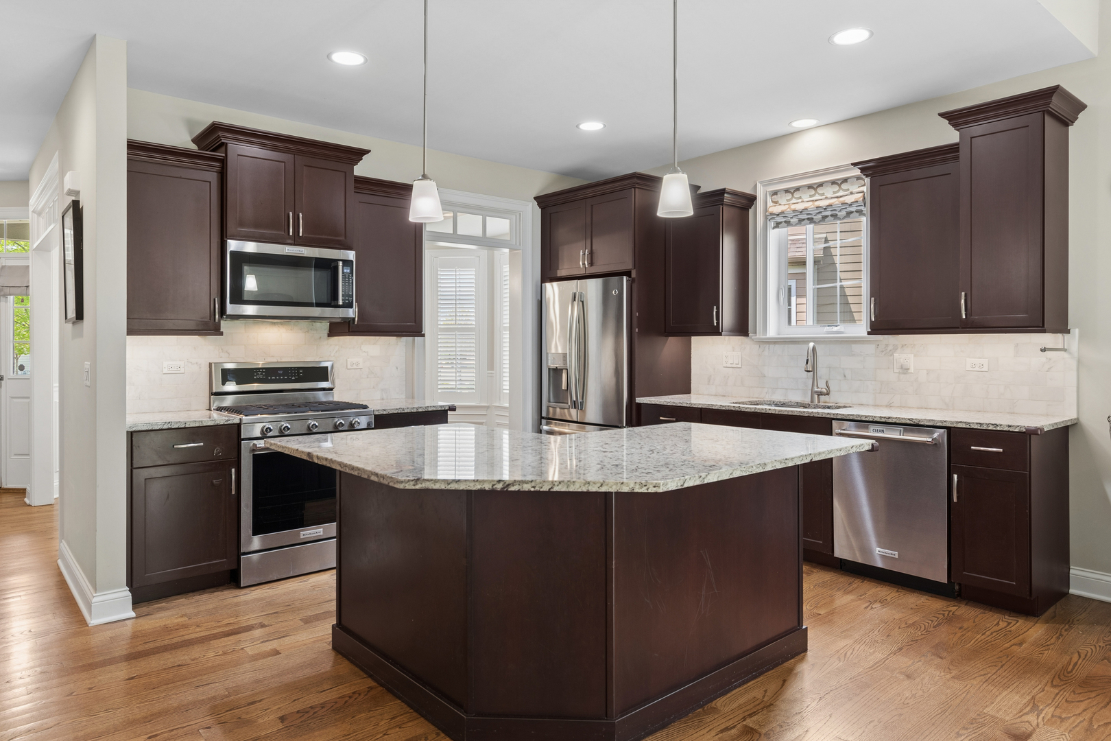 2757 Nicole Circle, Aurora, IL 60502