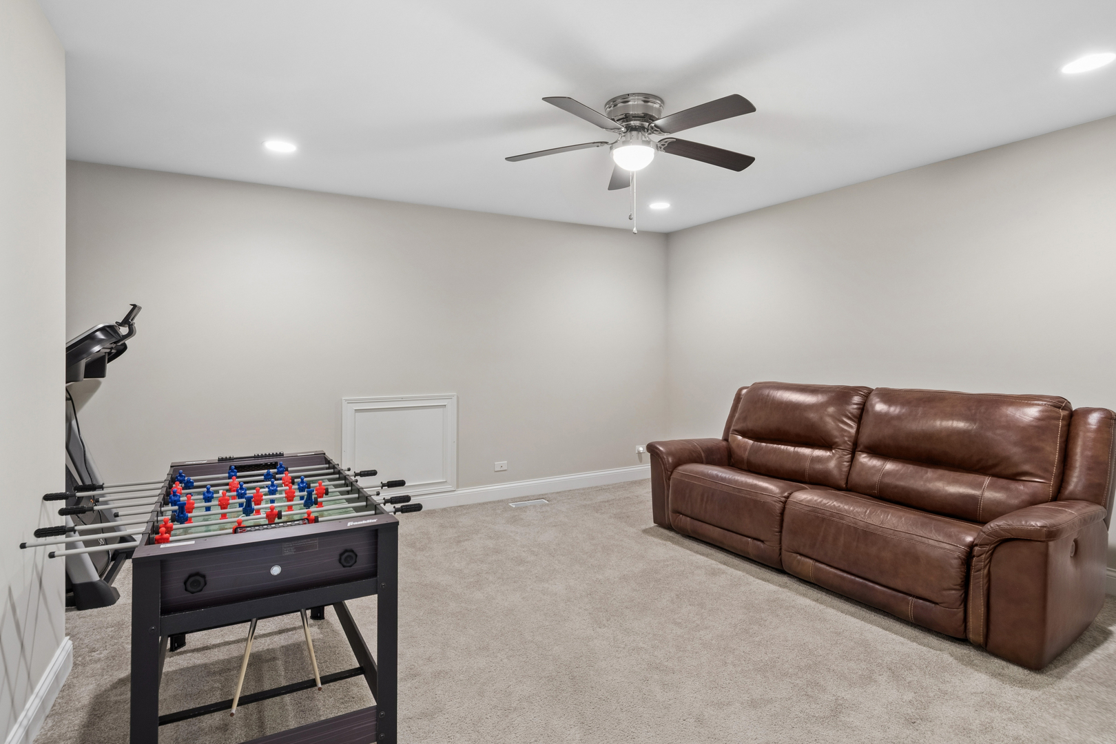 2757 Nicole Circle, Aurora, IL 60502